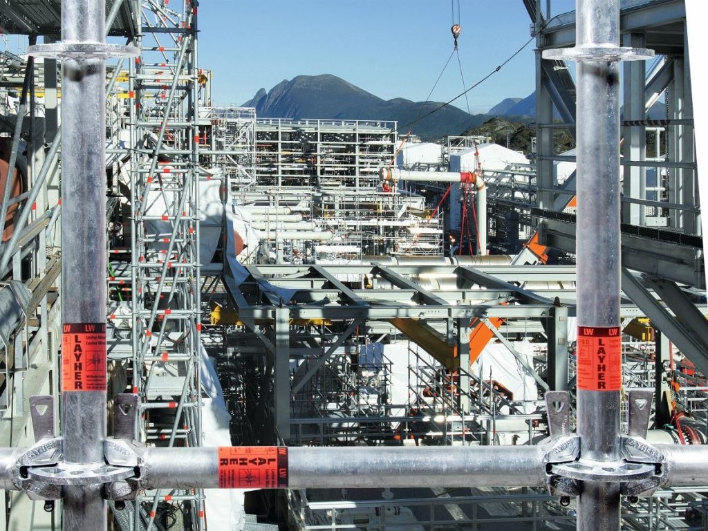 Echafaudage Layher pour le milieu industriel