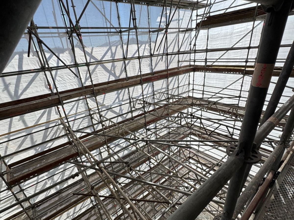Restauration de l’église Saint-Taurin à Évreux : un échafaudage sur-mesure signé Layher