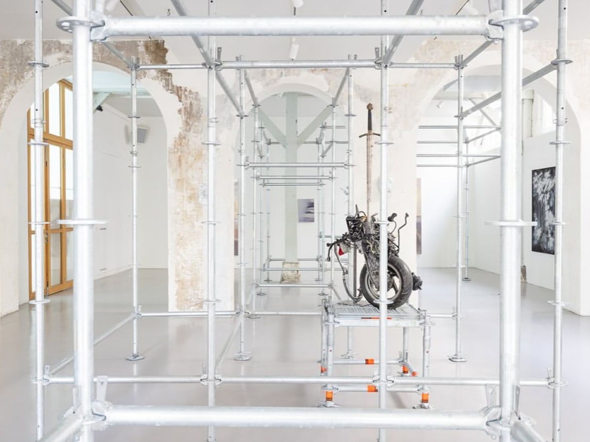 Les échafaudages Layher à l’exposition V.O.I.D. à Paris