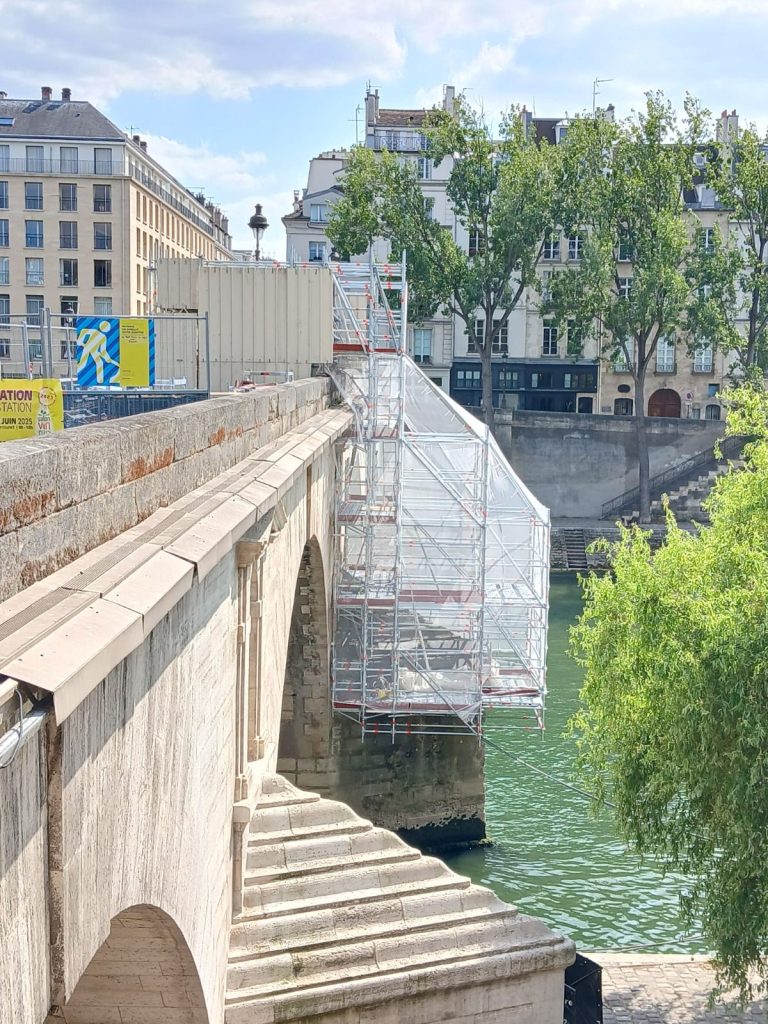echaffaudage pont paris