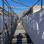 Une passerelle publique Layher au-dessus du Circuit des Remparts : expertise technique et sécurité au rendez-vous