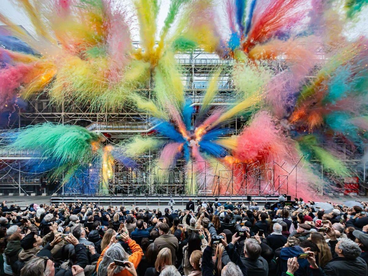 Les échafaudages Layher au cœur un spectacle unique au Centre Pompidou