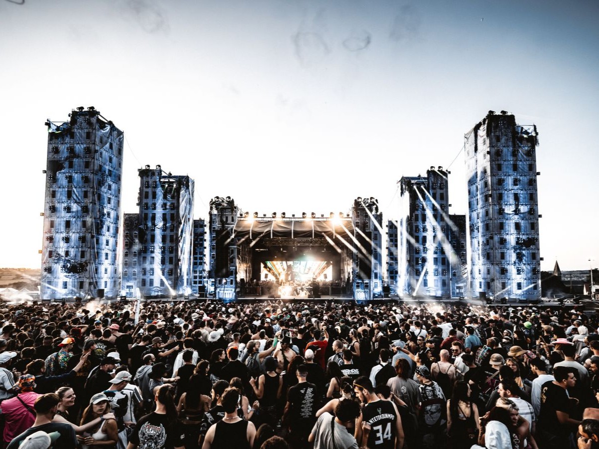 structure éphémères pour des événements avec des échafaudages