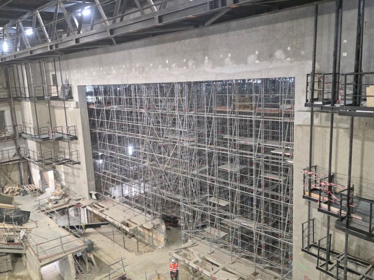 Travaux palais de chailllot échafaudage Layher