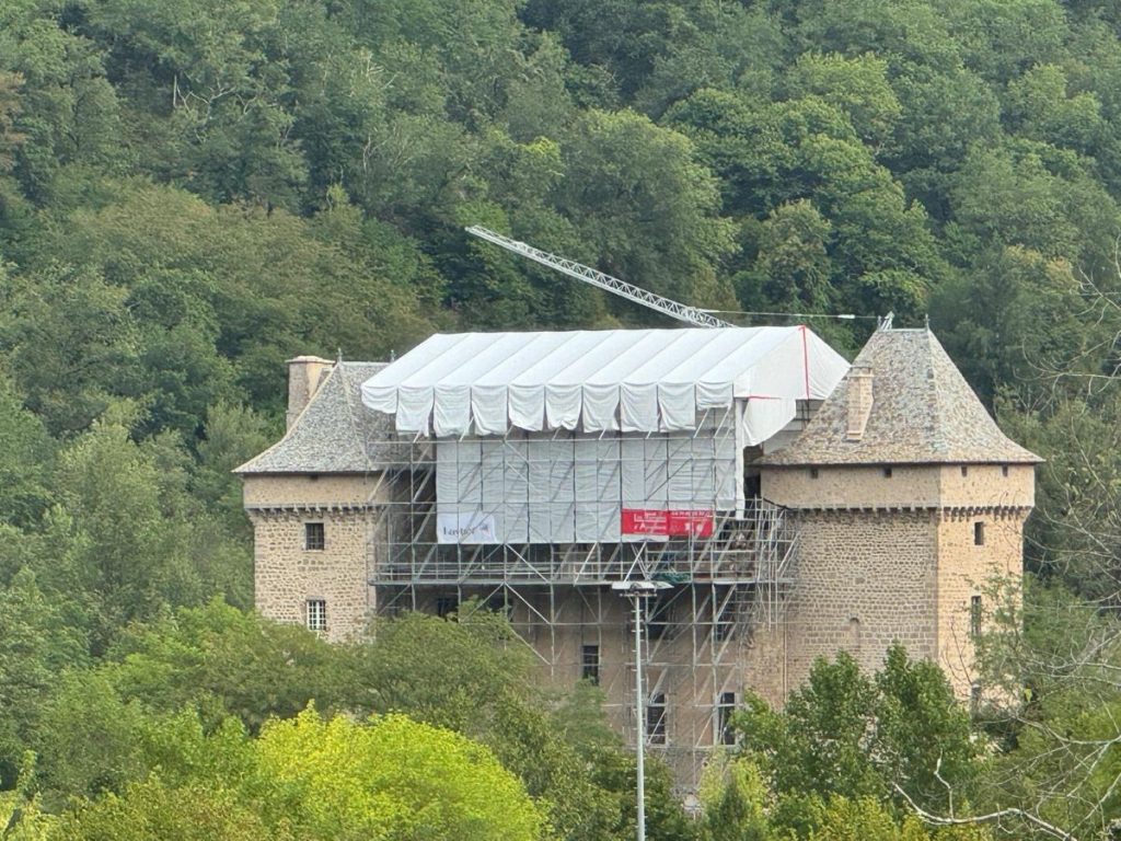 rénovation château entraygues échafaudage Layher